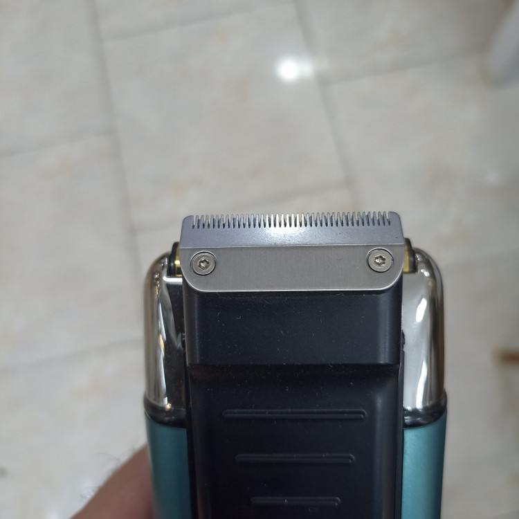 ماشین اصلاح (شیور) سر و صورت VGR V-357