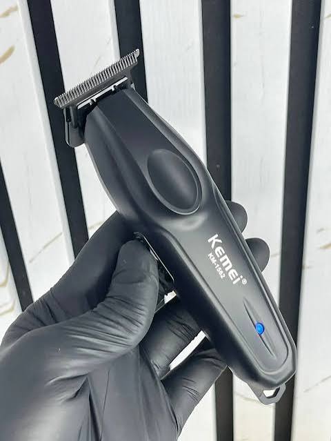 ماشین اصلاح موی سر و صورت کیمی مدل kemei KM-1562